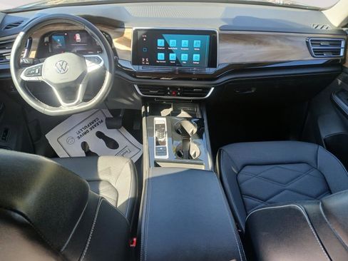 Used 2024 Volkswagen Atlas SE image 17