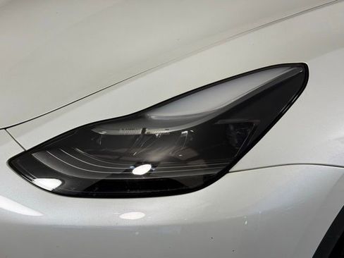 Used 2023 Tesla Model Y Long Range AWD/4WD image 10