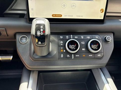 New 2025 Land Rover Defender 110 V8 AWD/4WD image 28