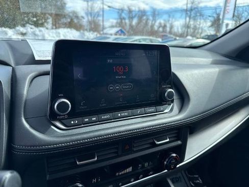 Certified 2025 Nissan Rogue SV AWD/4WD image 30