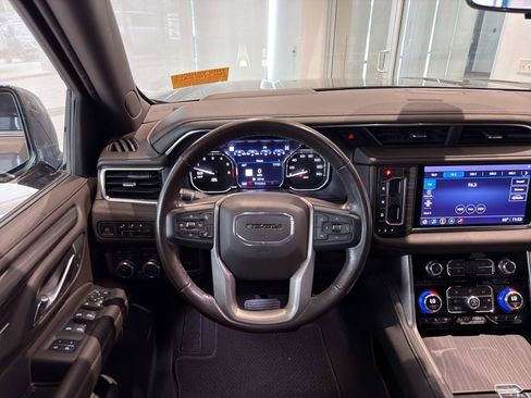 Used 2021 GMC Yukon Denali w/ Advanced Technology Package image 15