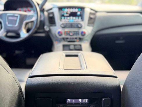 Used 2020 GMC Yukon XL SLT w/ Premium Edition AWD/4WD image 11