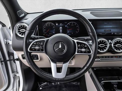 Used 2021 Mercedes-Benz GLB 250 4MATIC image 13