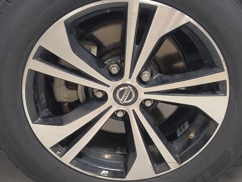 Used 2023 Nissan Sentra SV w/ All-Weather Package FWD image 31