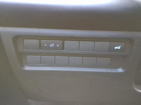 Used 2025 Mitsubishi Outlander SE AWD/4WD image 27
