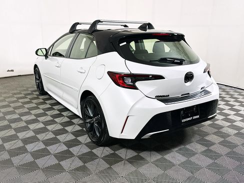 Used 2023 Toyota Corolla XSE FWD image 5