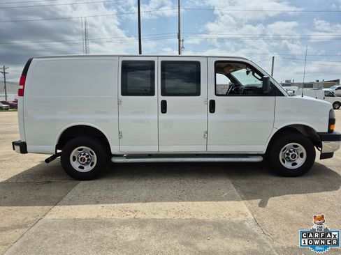 Used 2024 GMC Savana 2500 w/ Driver Convenience Package RWD image 9