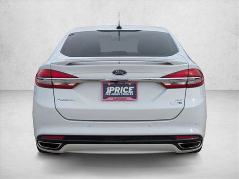 Used 2017 Ford Fusion SE image 6