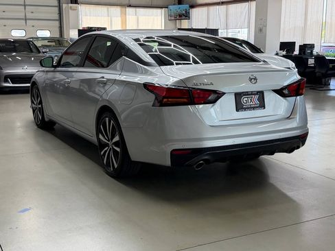 Used 2021 Nissan Altima 2.5 SR w/ SR Premium Package FWD image 4