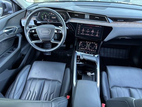 Used 2019 Audi e-tron Prestige w/ Prestige Package AWD/4WD image 19