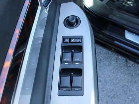 Used 2010 Chrysler Sebring Limited image 11