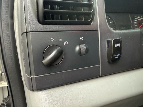 Used 2005 Ford F250 XLT AWD/4WD image 32