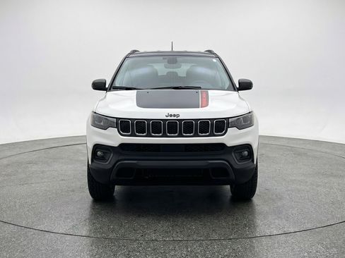 Used 2025 Jeep Compass Trailhawk w/ Trailer Tow Group image 2