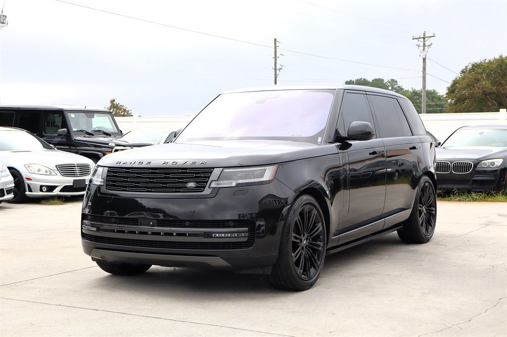 Used 2023 Land Rover Range Rover Long Wheelbase SE AWD/4WD image 3