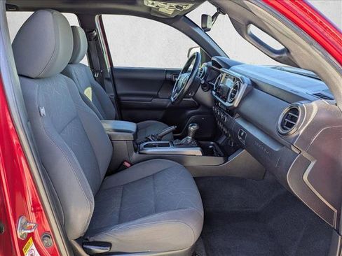 Used 2016 Toyota Tacoma TRD Off-Road image 21