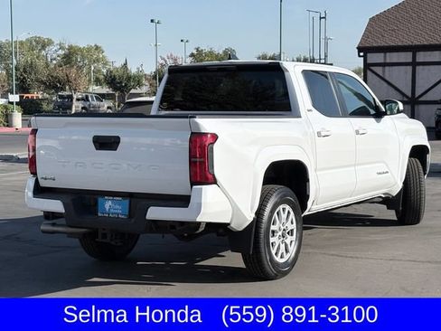 Used 2024 Toyota Tacoma SR5 AWD/4WD image 5