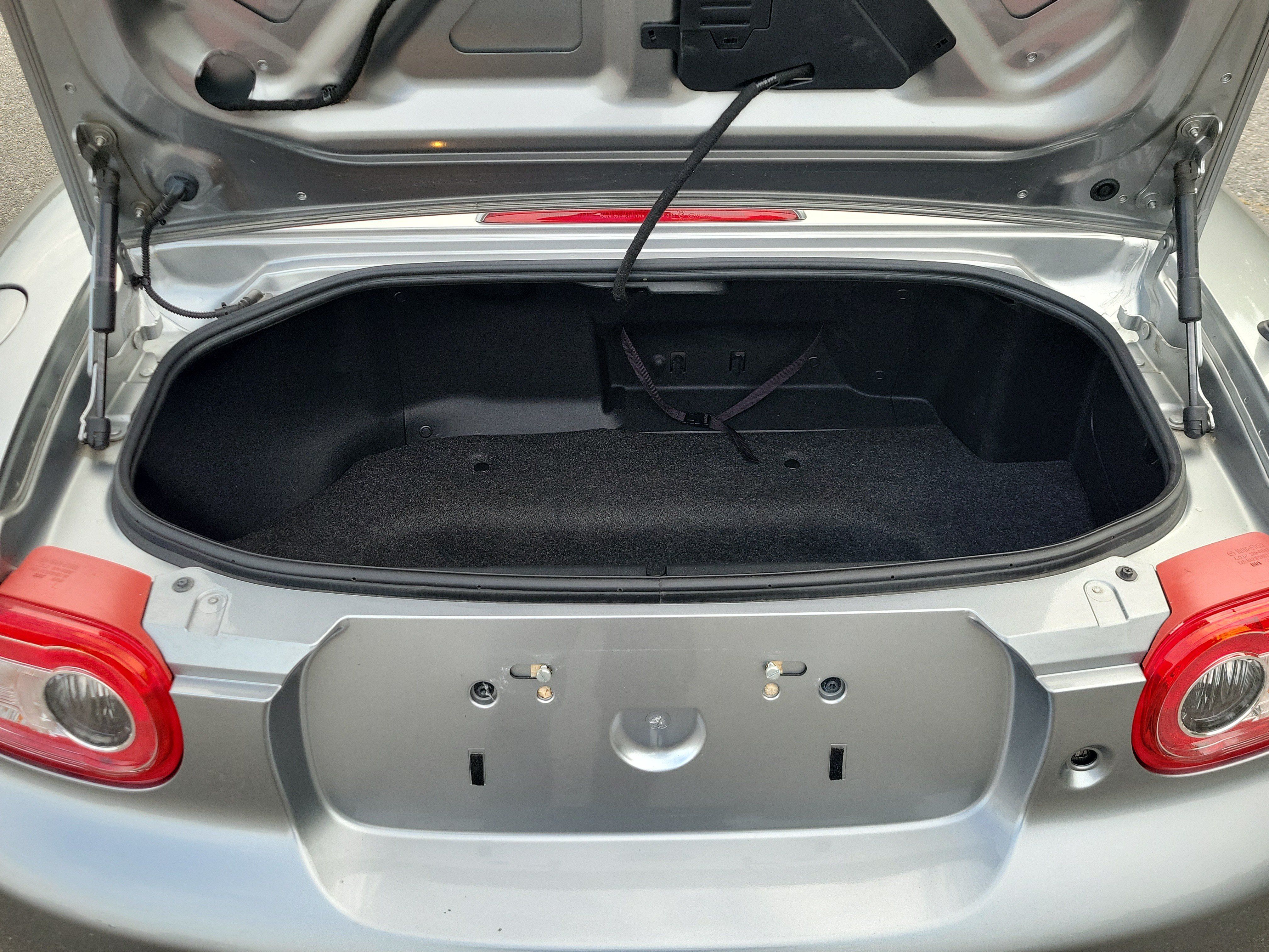 Used 2011 MAZDA MX-5 Miata Grand Touring w/ Premium Pkg RWD image 16