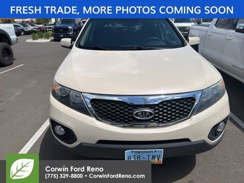Used 2012 Kia Sorento LX w/ V6 Convenience Pkg AWD/4WD image 2