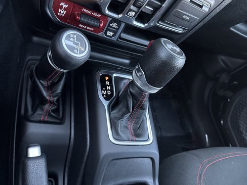 Certified 2021 Jeep Wrangler Unlimited Rubicon w/ Xtreme Recon 35" Tire Package image 32