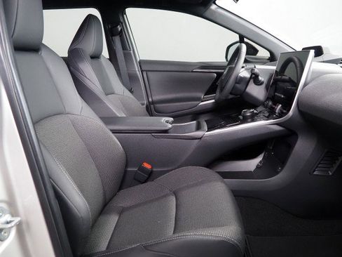 Used 2025 Toyota bZ4X XLE w/ Weather Package image 14