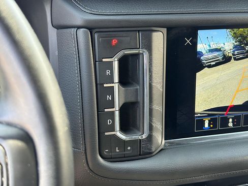 Used 2024 GMC Yukon Denali AWD/4WD image 15