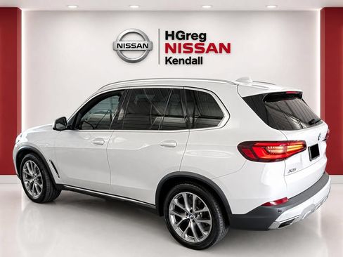 Used 2021 BMW X5 sDrive40i w/ Premium Package RWD image 2