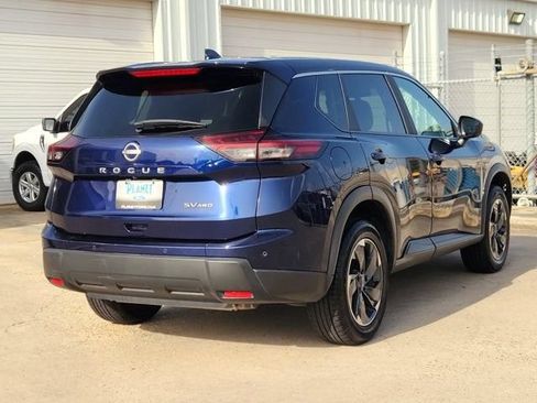 Used 2024 Nissan Rogue SV AWD/4WD image 5