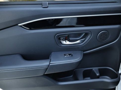 Certified 2025 Honda Pilot EX-L image 24