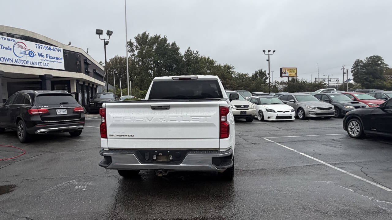 Used 2021 Chevrolet Silverado 1500 W/T w/ WT Value Package AWD/4WD image 12