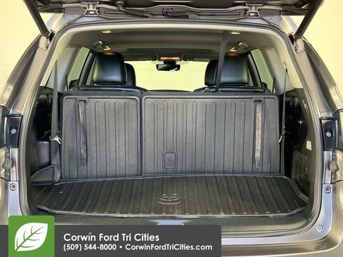 Used 2018 Toyota Highlander XLE AWD/4WD image 5