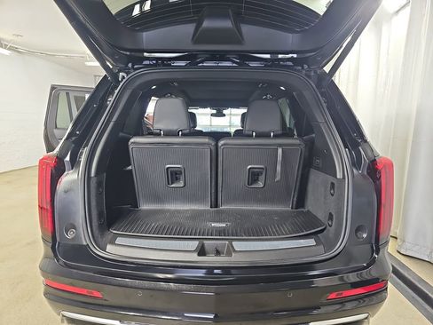 Used 2024 Cadillac XT6 Luxury w/ LPO, Floor Liner Package AWD/4WD image 17