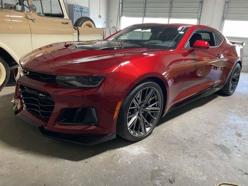 Used 2022 Chevrolet Camaro ZL1 RWD image 3