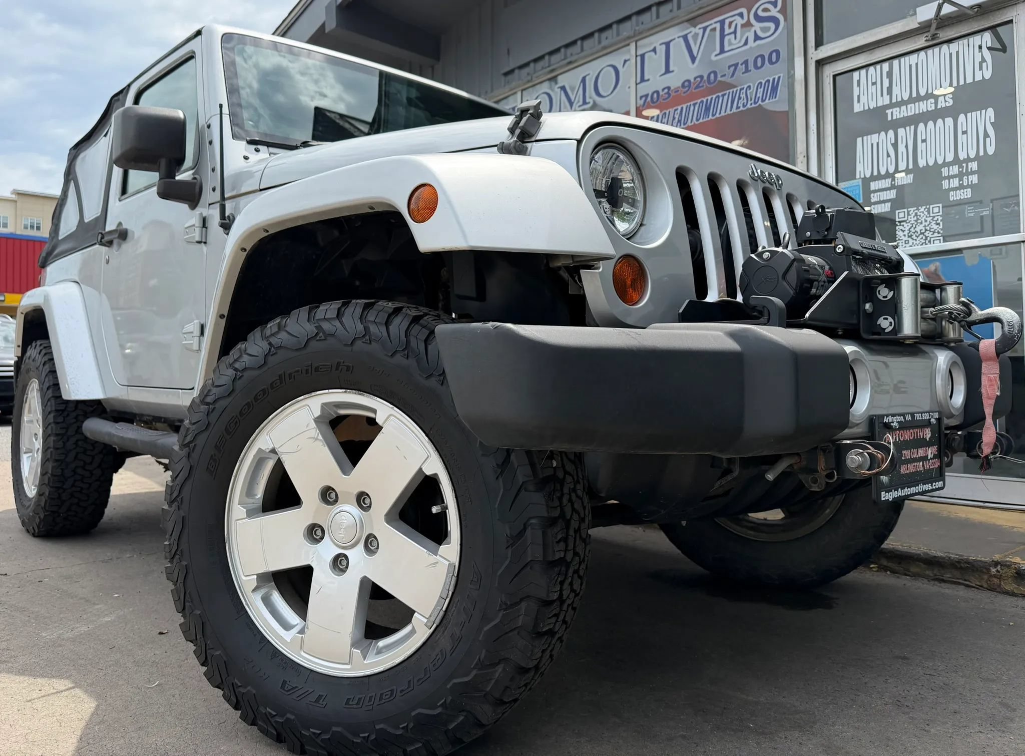 Used 2010 Jeep Wrangler Sahara w/ Trailer Tow Group AWD/4WD image 1