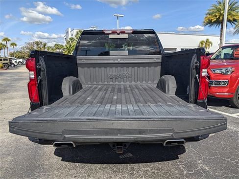 Used 2024 Chevrolet Silverado 1500 High Country image 9