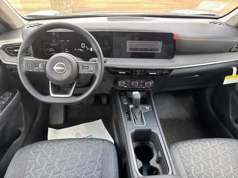 New 2025 Nissan Kicks SV image 12