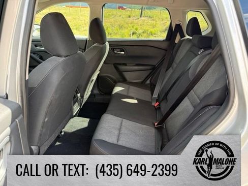 Used 2025 Nissan Rogue SV FWD image 24