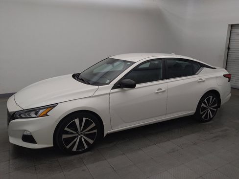 Used 2021 Nissan Altima 2.5 SR AWD/4WD image 2