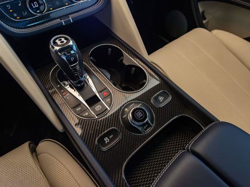 Used 2022 Bentley Bentayga AWD/4WD image 15