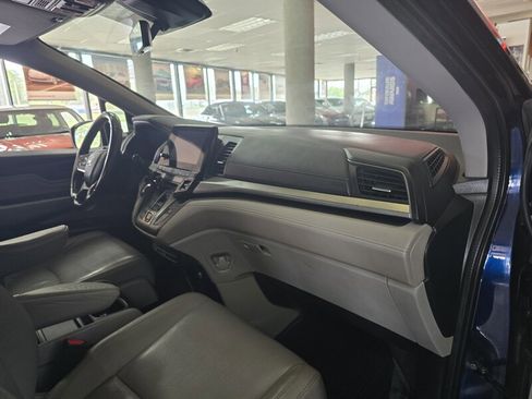 Used 2018 Honda Odyssey Touring image 12