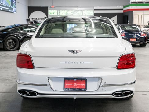 Used 2024 Bentley Flying Spur V8 AWD/4WD image 7