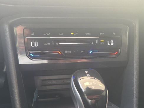Certified 2023 Volkswagen Tiguan SE FWD image 21
