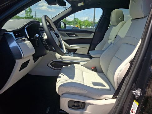 New 2026 Jaguar F-PACE R-Dynamic S AWD/4WD image 11