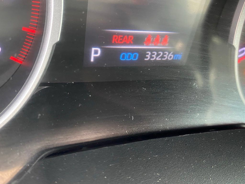Used 2021 Toyota RAV4 XLE FWD image 5