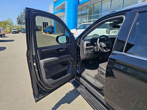New 2026 Chevrolet Suburban High Country AWD/4WD image 21