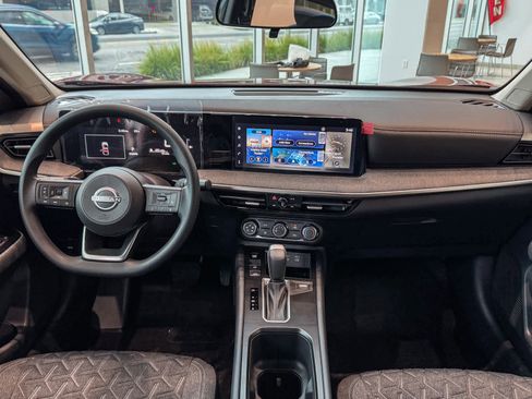 New 2025 Nissan Kicks SV FWD image 14