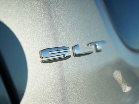 Used 2023 GMC Acadia SLT image 41