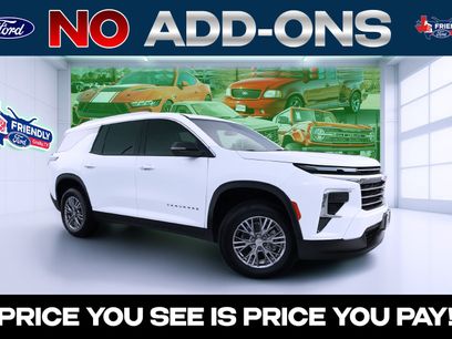 Used 2025 Chevrolet Traverse LT