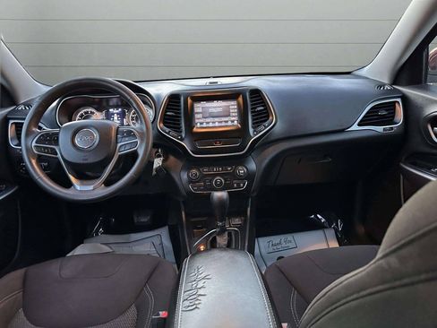 Used 2019 Jeep Cherokee Latitude w/ Popular Appearance Group FWD image 37