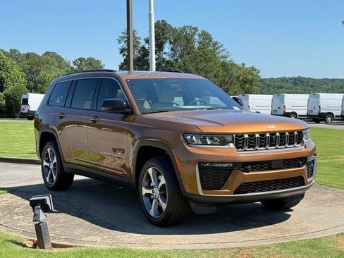 New 2026 Jeep Grand Cherokee L Limited AWD/4WD image 9