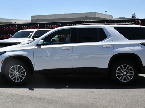 Used 2023 Chevrolet Traverse LT FWD image 4